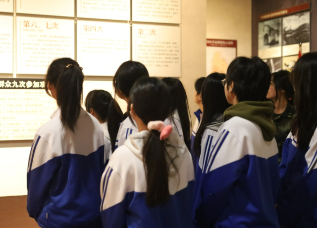坚持五育并举促进学生全