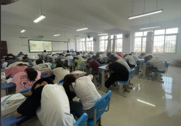 为学生提供探索与调整的