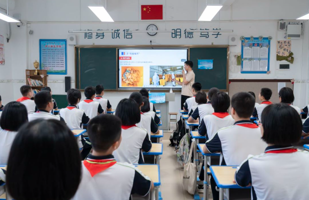 校园全掩盖双减作业学生