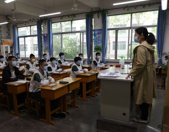 课后延时能有用解决接孩