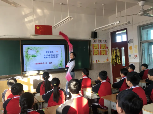 将课间一刻钟校园餐人工