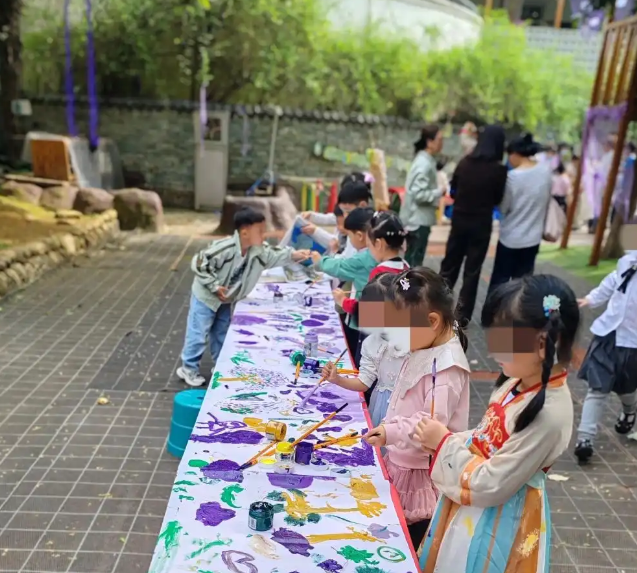 蓝丝带一片紫藤花一次温