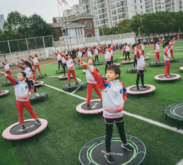 将健康第一理念贯穿教育