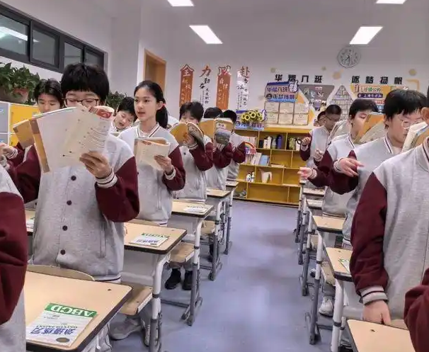 发动抗挫力教育聚集学生