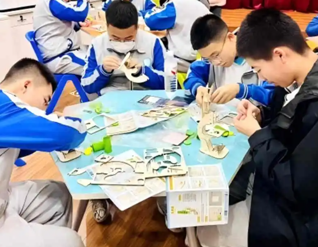 修养类课程夯实学生知识