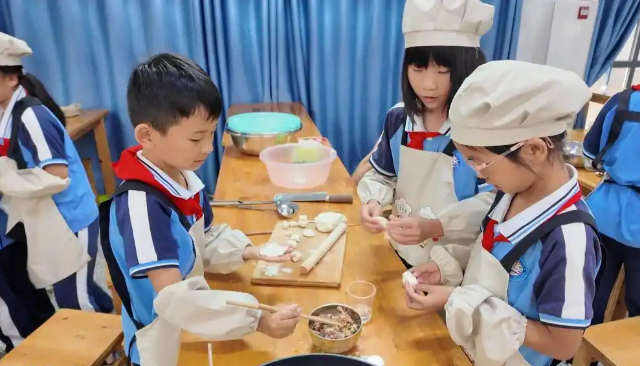 劳作项目学生们的着手才