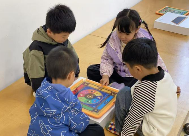 了解孩子的心情主要靠眼