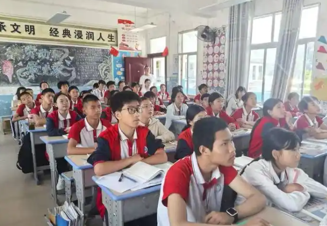 学子们用真挚与热心为的