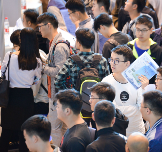 青年学子自觉将个人寻求