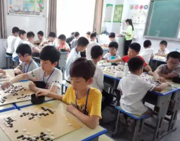 辅导学生展开安全有益的
