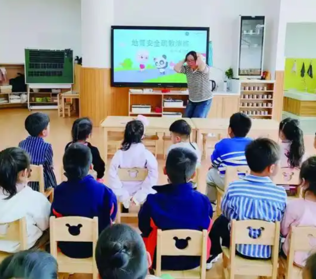 给孩子留出充足的游戏和